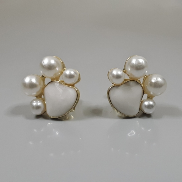 Closet Clearout Last Chance-Gold Pearl Paw Print Stud Earrings - Picture 2 of 6